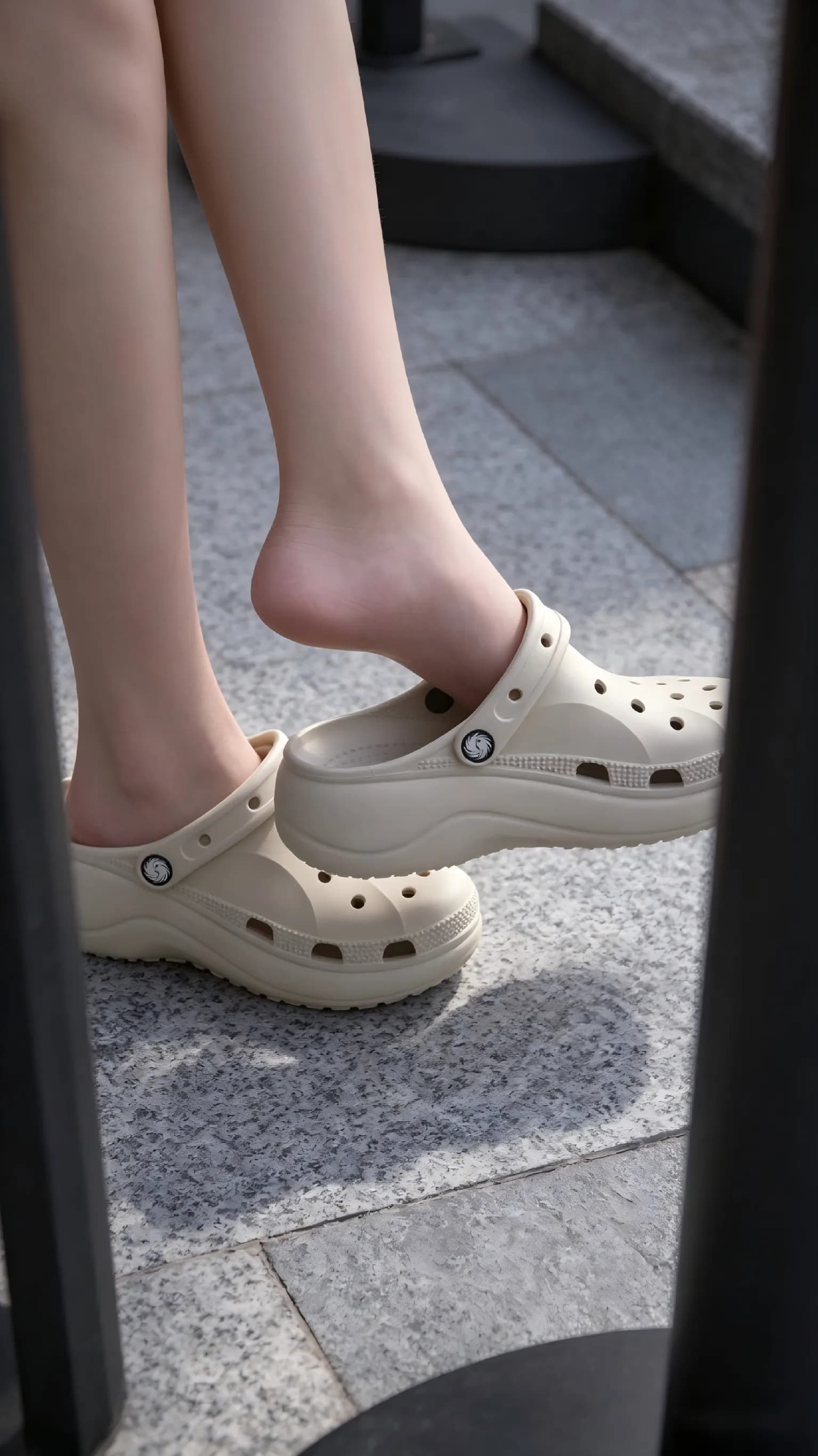 Kunoth lightweight waterproof EVA foam clogs product display