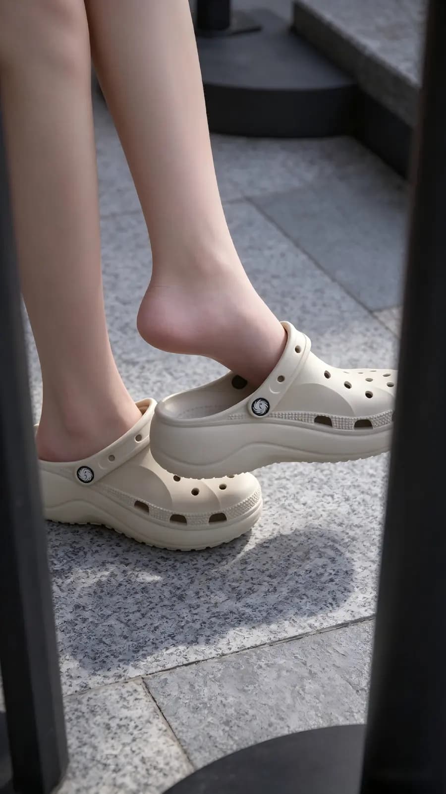 Kunoth lightweight waterproof EVA foam clogs product display