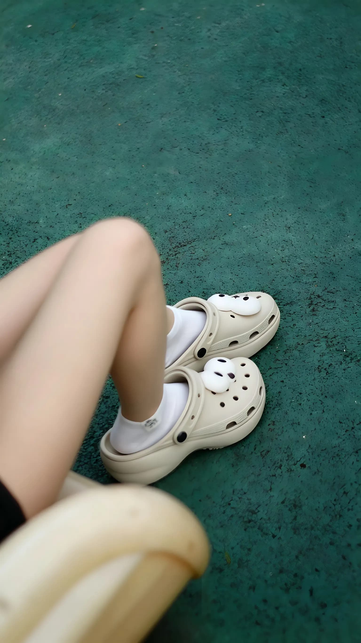 Kunoth lightweight waterproof EVA foam clogs product display