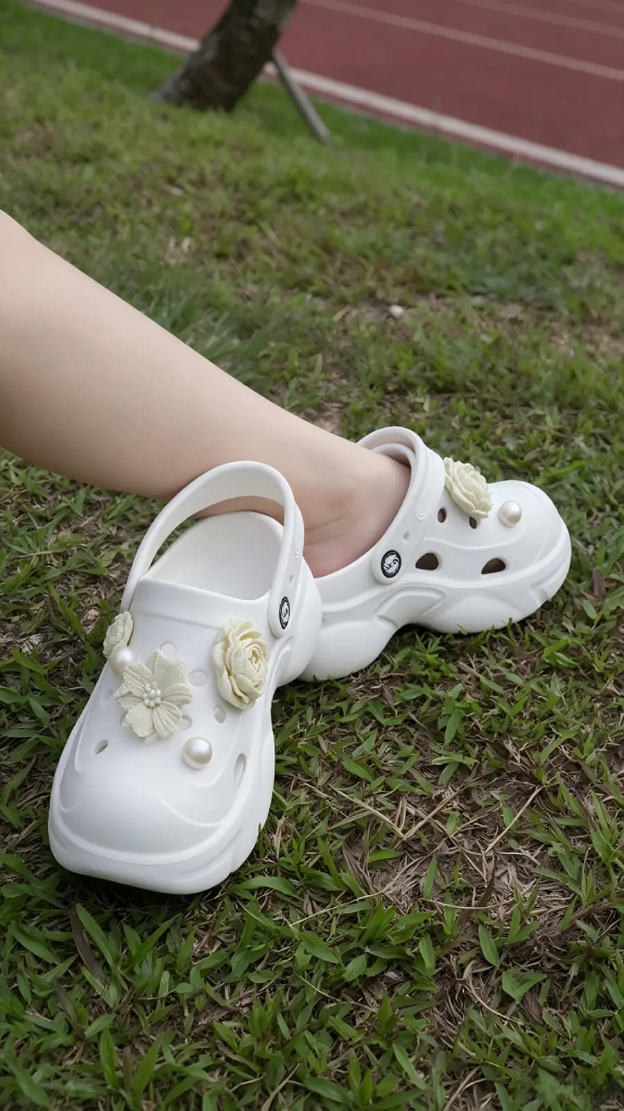 Kunoth lightweight waterproof EVA foam clogs product display