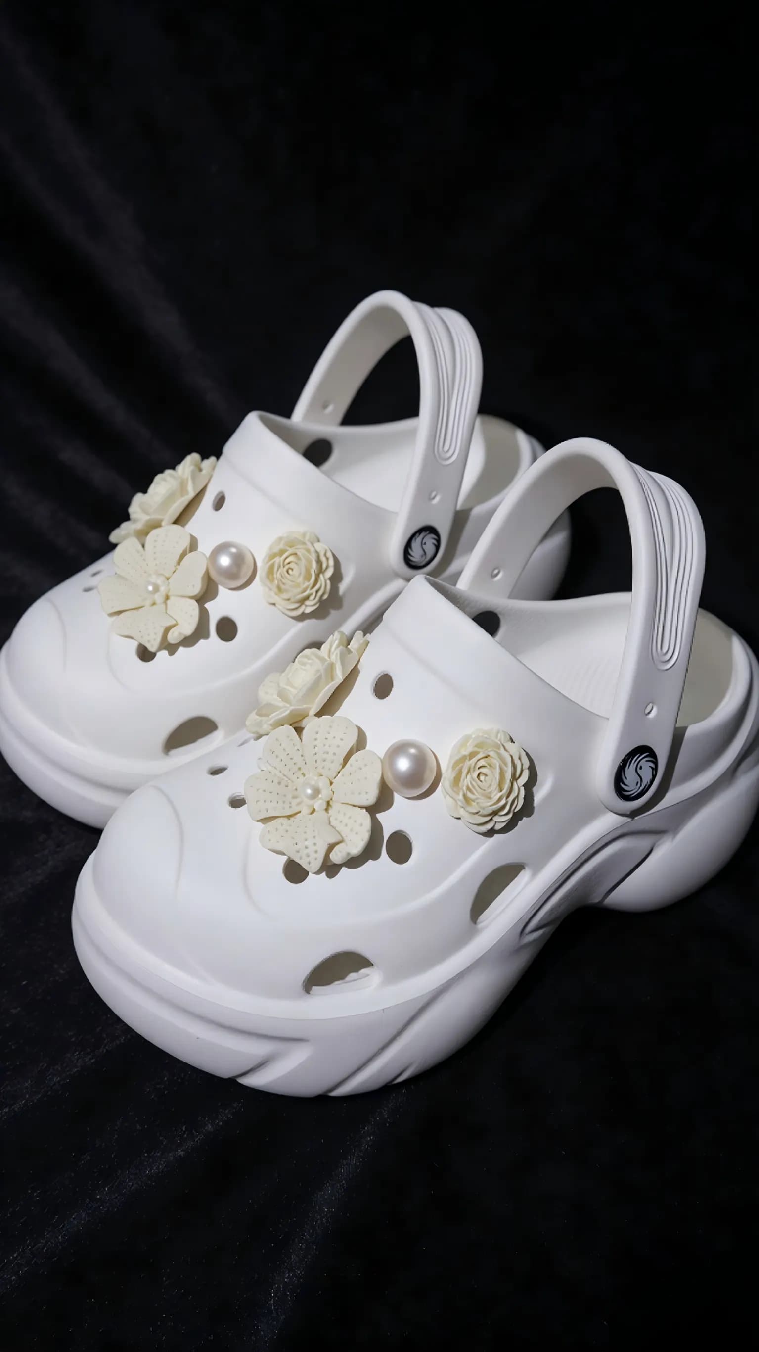 Kunoth lightweight waterproof EVA foam clogs product display