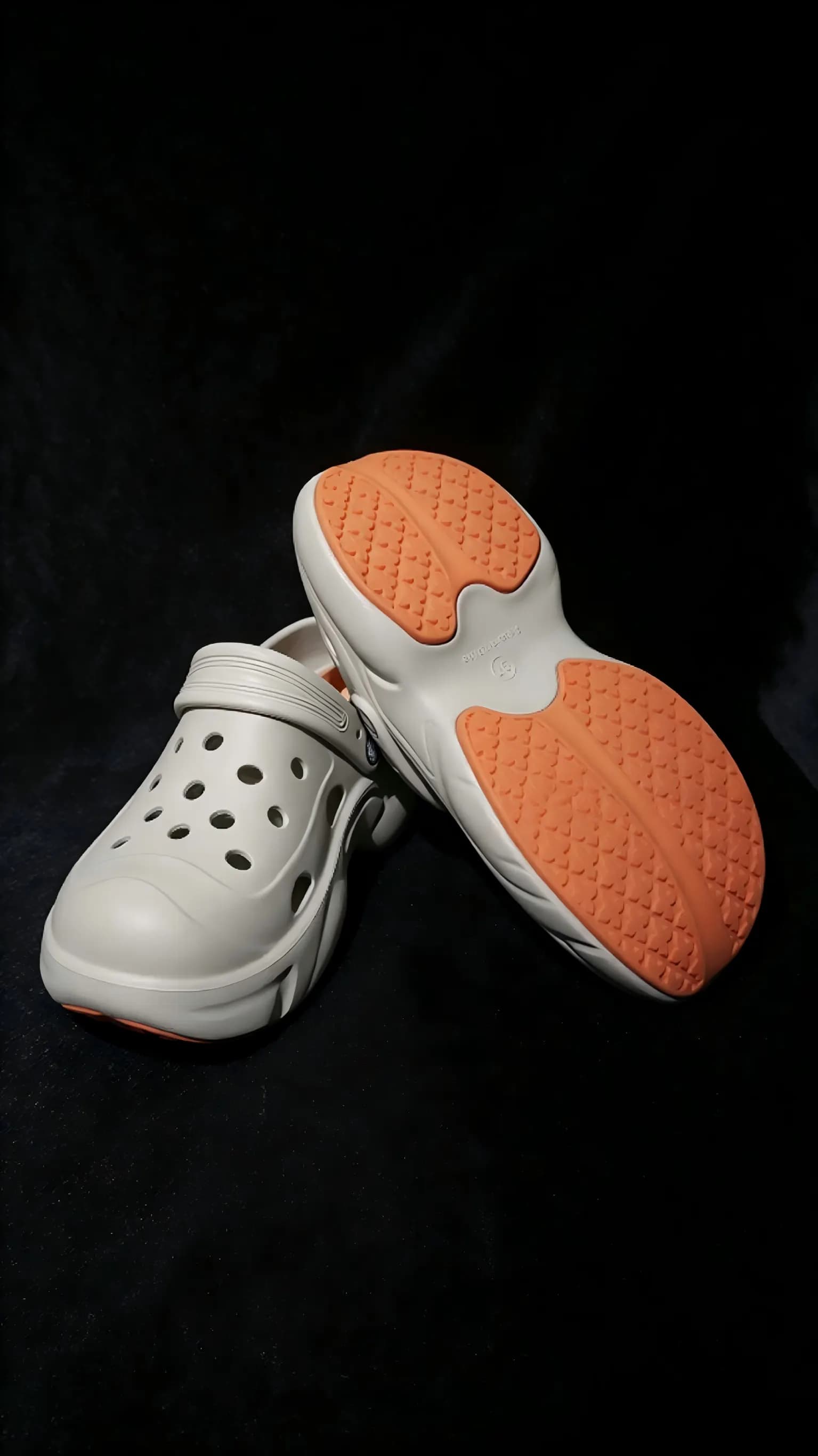 Kunoth lightweight waterproof EVA foam clogs product display