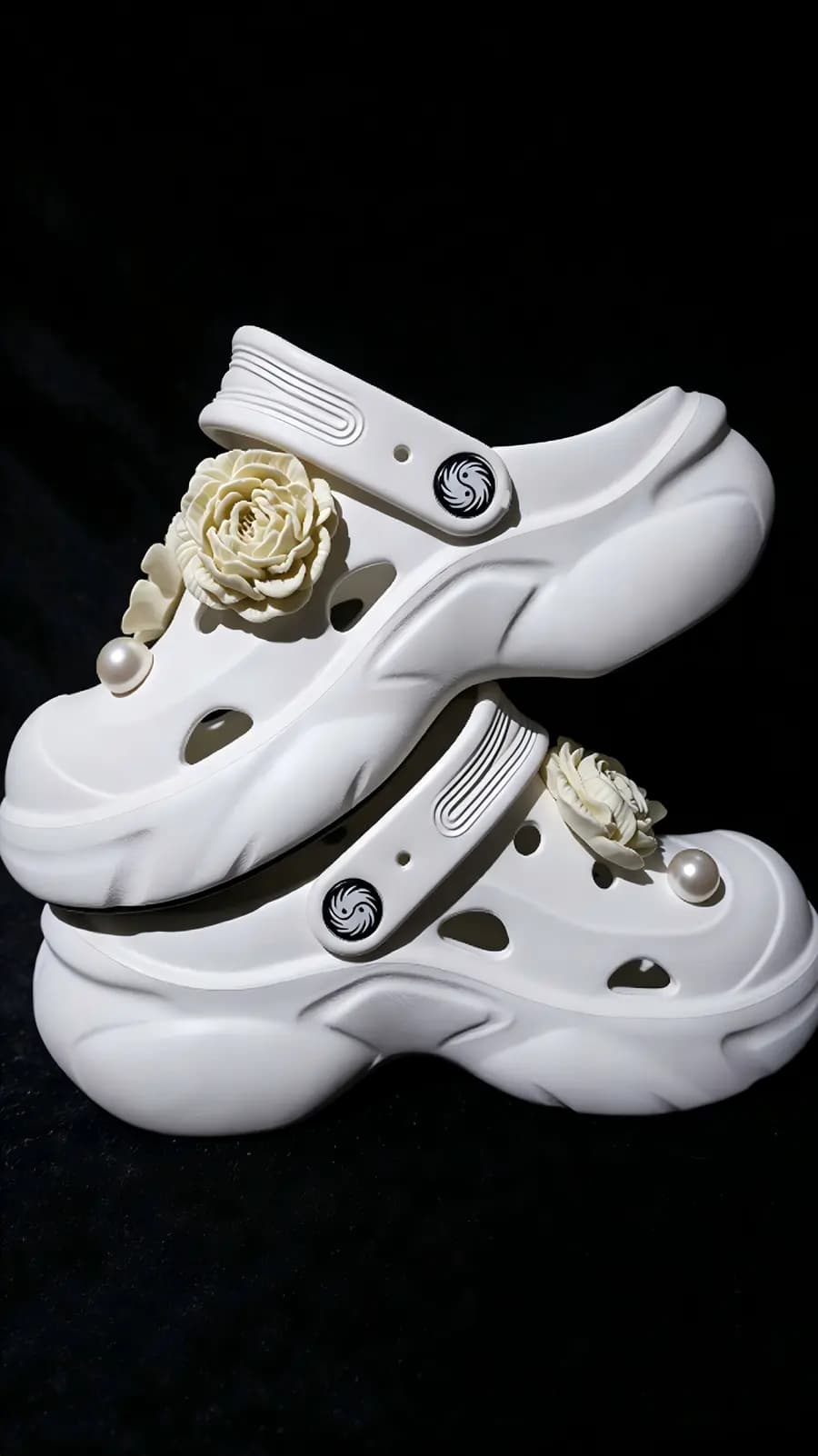 Kunoth lightweight waterproof EVA foam clogs product display