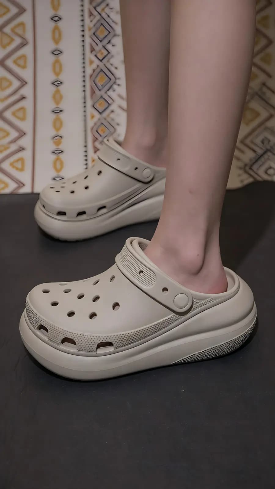Kunoth lightweight waterproof EVA foam clogs product display