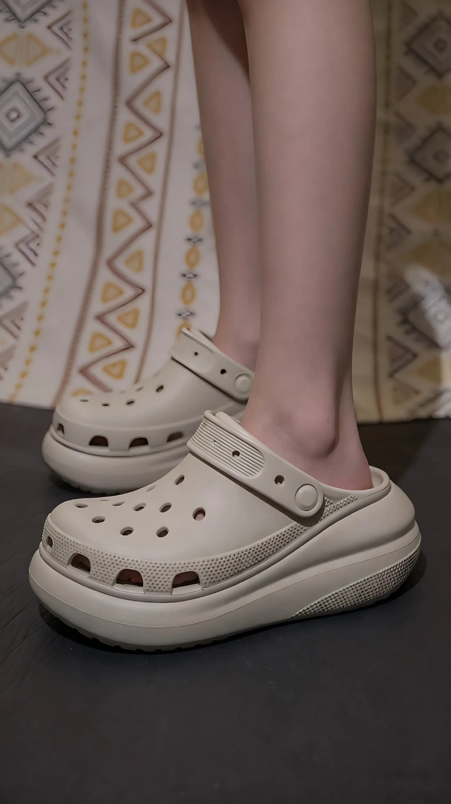 Kunoth lightweight waterproof EVA foam clogs product display